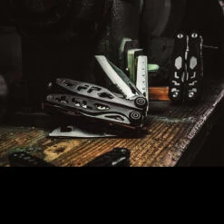 Boker Plus Specialist II Multitool