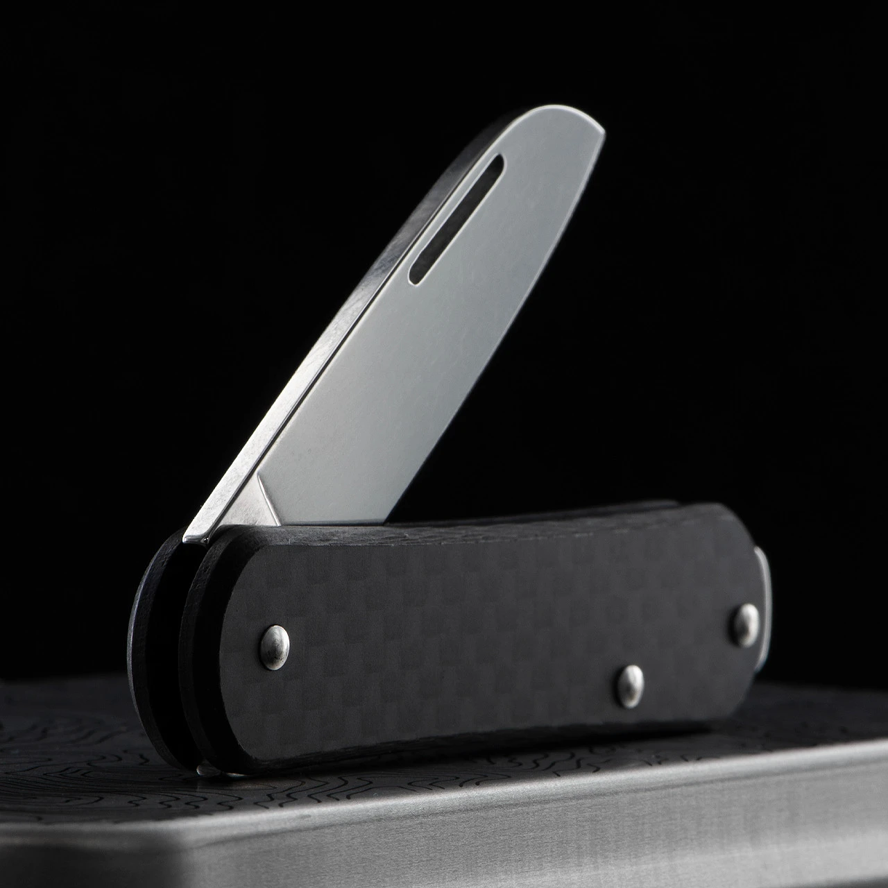 Fox Vulpis 1 Carbon Fibre 4.5 Penknife 5 Fox Vulpis 1 Carbon Fibre 4.5 Penknife - Image 3