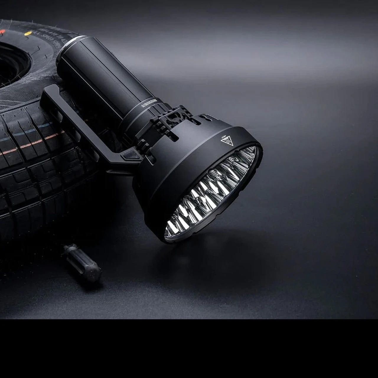 Imalent SR32 Flashlight 8 Imalent SR32 Flashlight - Image 6