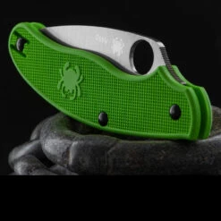 Spyderco UK Penknife Salt Green -Outdoor Survival Store SC94PGR.4 20298.1663670864.1280.1280 53833.1663932164