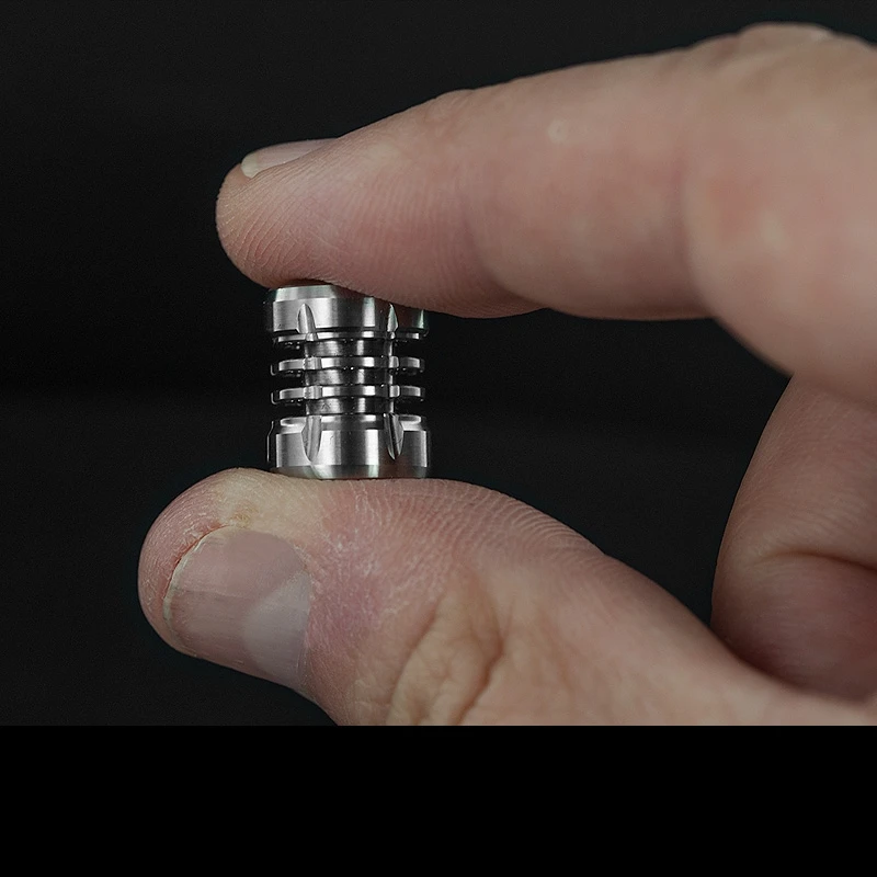 RovyVon Walker Titanium Pendant 6 Tritium Vials 4 RovyVon Walker Titanium Pendant 6 Tritium Vials - Image 2